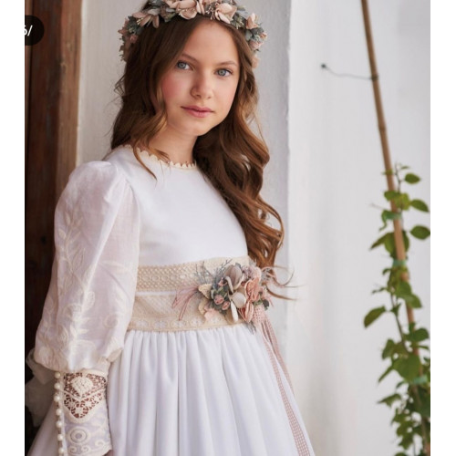 402  فستان زواج دانتيل موديل طويل  