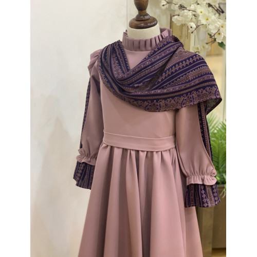 240102 فستان وردي بشال كشميري