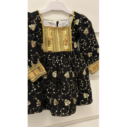 240041 فستان شعبي أسود