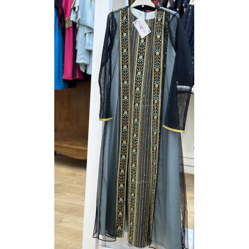 240155 جلابية مع تول أسود