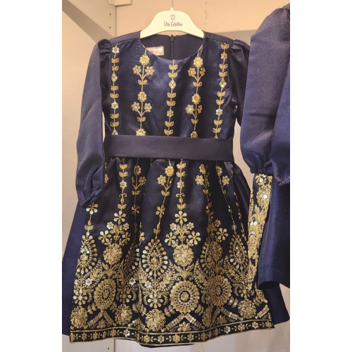 240200 فستان للمناسبات كحلي بتطريز ذهبي