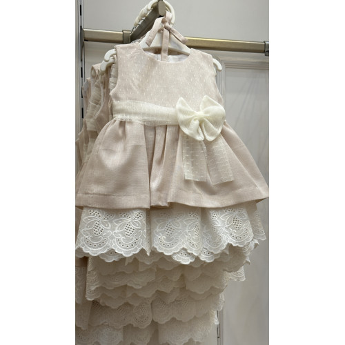 240374 فستان وردي مع قبعة للمناسبات