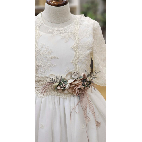 2400  فستان زواج دانتيل موديل طويل بحاشية تطريز