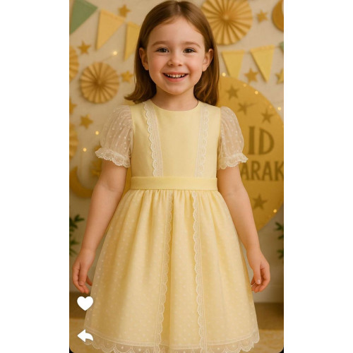 240370  فستان اصفر مع تول منقط مزين بالدانتيل