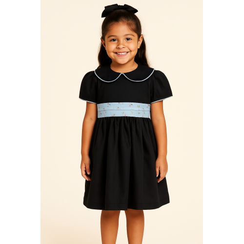 فستان أسود بباقة وحزام مورد240502 فستان أسود بباقة وحزام مورد240502