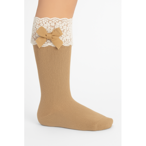 جوارب طويلة لون بيج بدانتيل