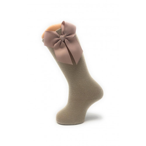 جوارب طويلة  لون بيج ترابي  موديل فيونكة  