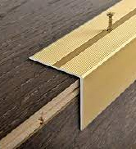 بروقرس زاوية اللمونيوم للدرج ذهبي 48×48سم PEDAO 48F