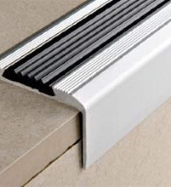 بروقرس زاوية  للدرج 45×28 ×2.7متر مع ربل فضي PEDAA4528A