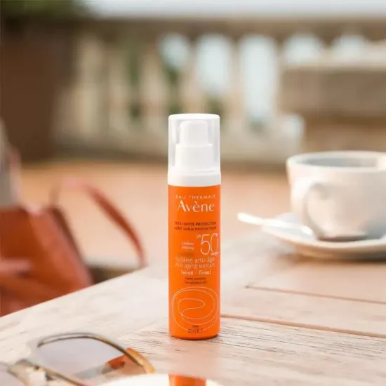 سائل واقي شمس SPF50+ من افين - 50 مل سائل واقي شمس SPF50+ من افين - 50 مل