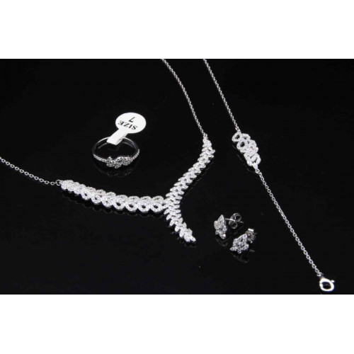 طقم فضة ناعم عيار925 كود (٠٠١٤٠٦٠)