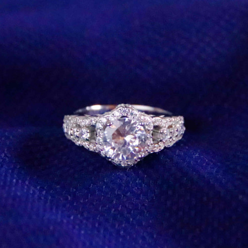 خاتم فضة عيار925كود(٠٠٤٠١٠٠)