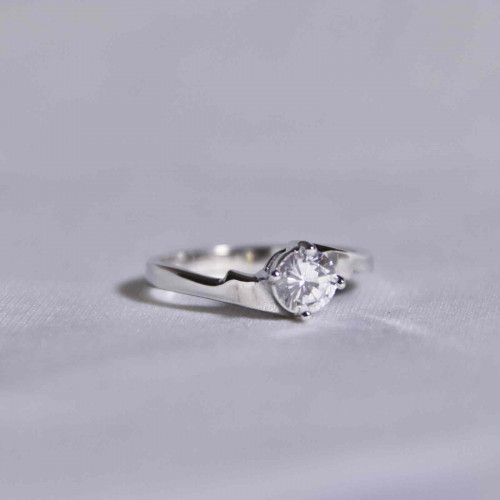 خاتم فضة عيار 925كود(٠٠٢٠٤٠٠)