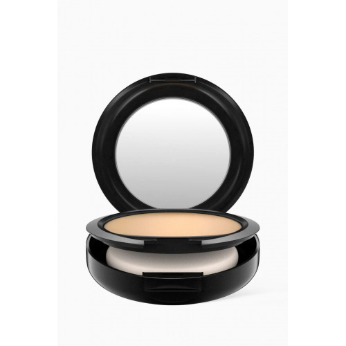 اساس بودرة ستوديو فيكس من ماك - NC 30