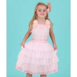 فستان زهري ناعم بأدوار