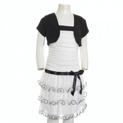 فستان ابيض بجاكيت اسود