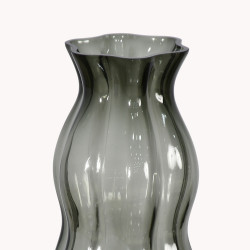 فازة ورد شفافة تصميم عصري رمادي فازة ورد شفافة تصميم عصري رمادي