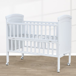 سرير أطفال خشبي بناموسية مع دور تخزين أبيض سرير أطفال خشبي بناموسية مع دور تخزين أبيض