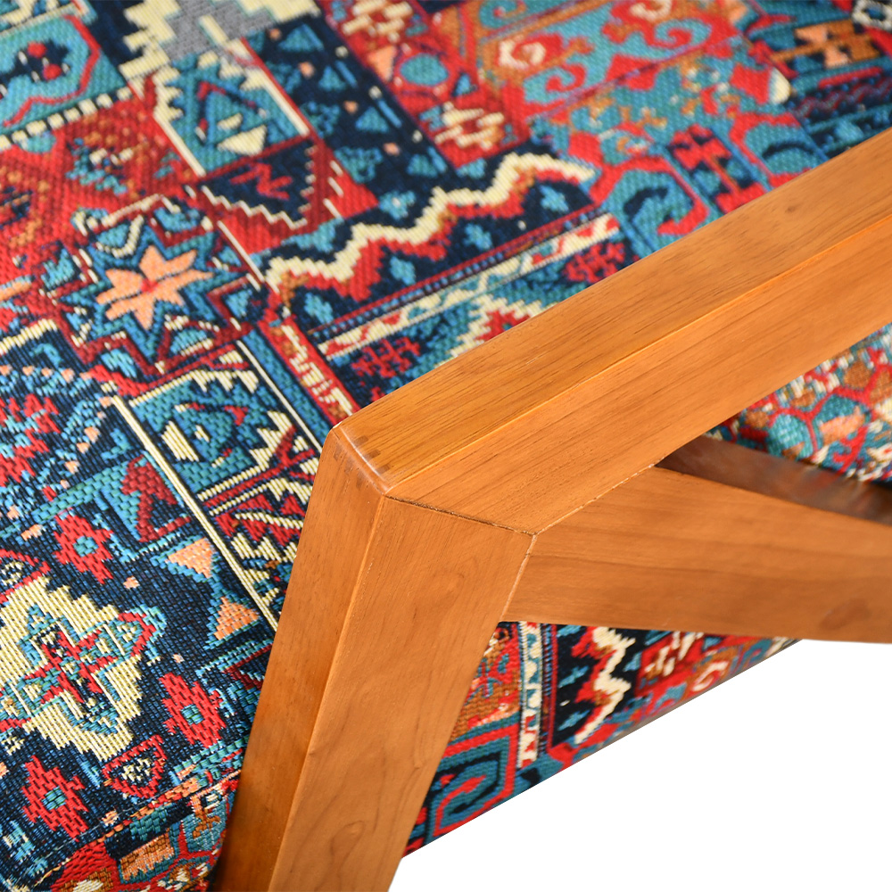 كرسي مفرد فخم تصميم مودرن بأرجل خشبية