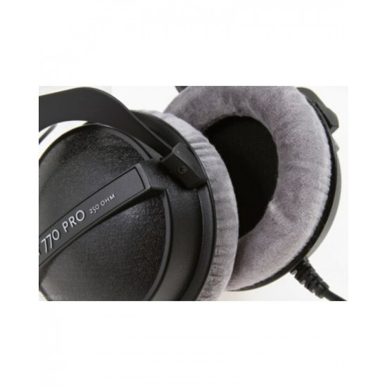 Beyerdynamic DT 770 Pro 250 ohms Over-Ear Headphones
