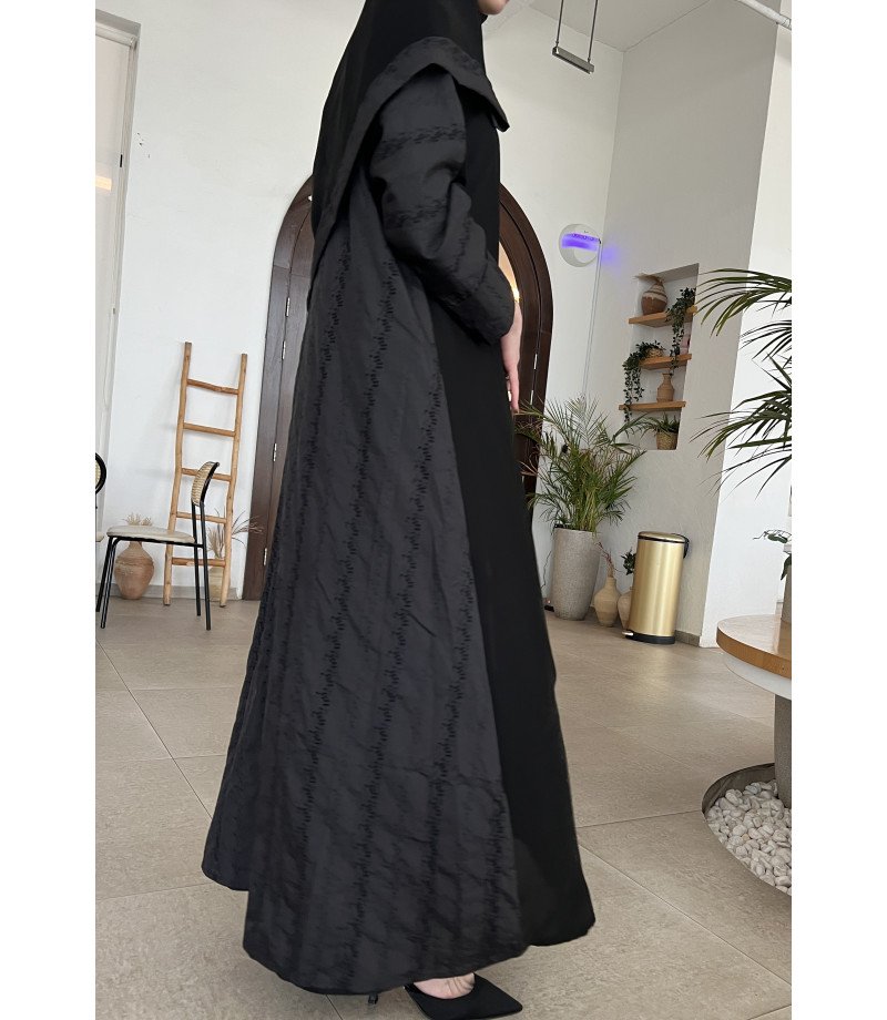 عباية 00340 راقية وأنيقة بخامة صيفية (تفتة مطرزة من الخلف ومن الأمام كريب على حرير صيفي) عباية 00340 راقية وأنيقة بخامة صيفية (تفتة مطرزة من الخلف ومن الأمام كريب على حرير صيفي)