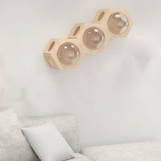 كبسولة فضائية خشبية سداسية الشكل تثبت على الحائط A space capsule for cats كبسولة فضائية خشبية سداسية الشكل تثبت على الحائط A space capsule for cats