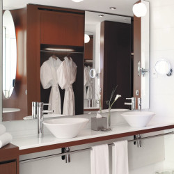 خلاط مغسلة جروهي ايسينس