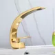 خلاط مغسلة ذهبي بتصميم كوبرا مودرن