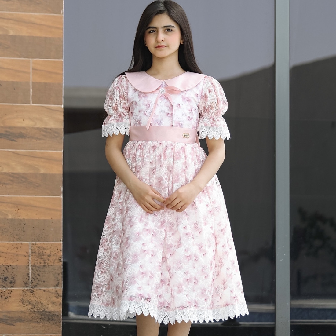 فستان بناتي سبور بتفاصيل انيقة وفيونكه من الخلف - 923