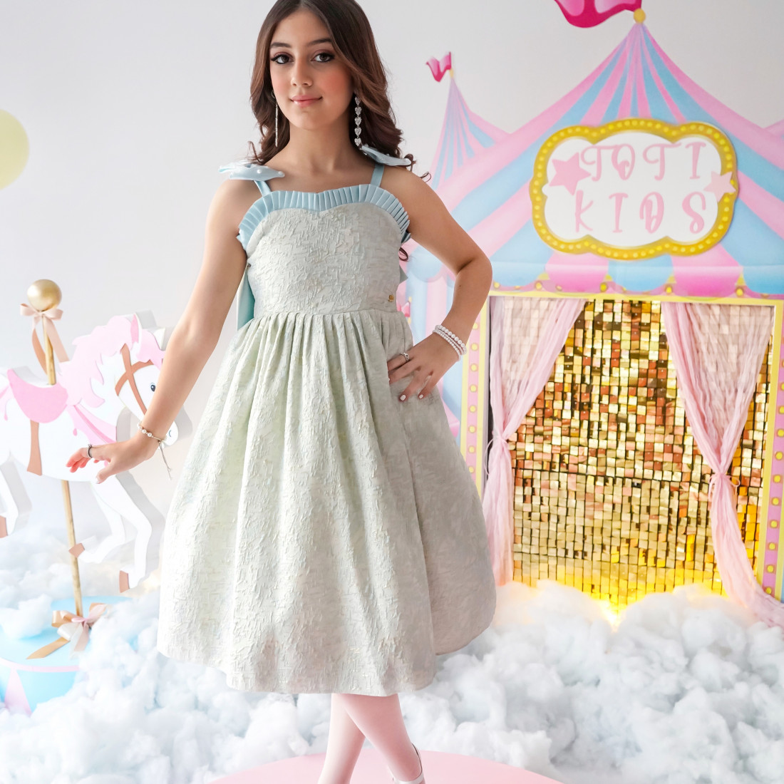 فستان بناتي جاكار بفيونكة من الخلف سيمفونية الصيف - M3636