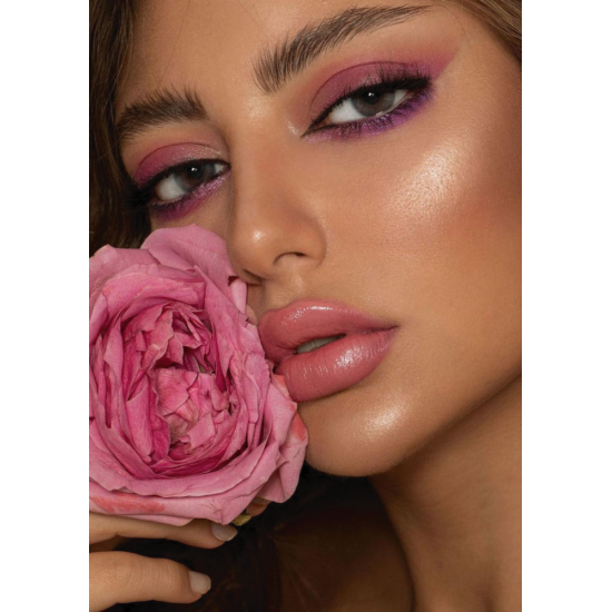 عدسات ليندا جاديت