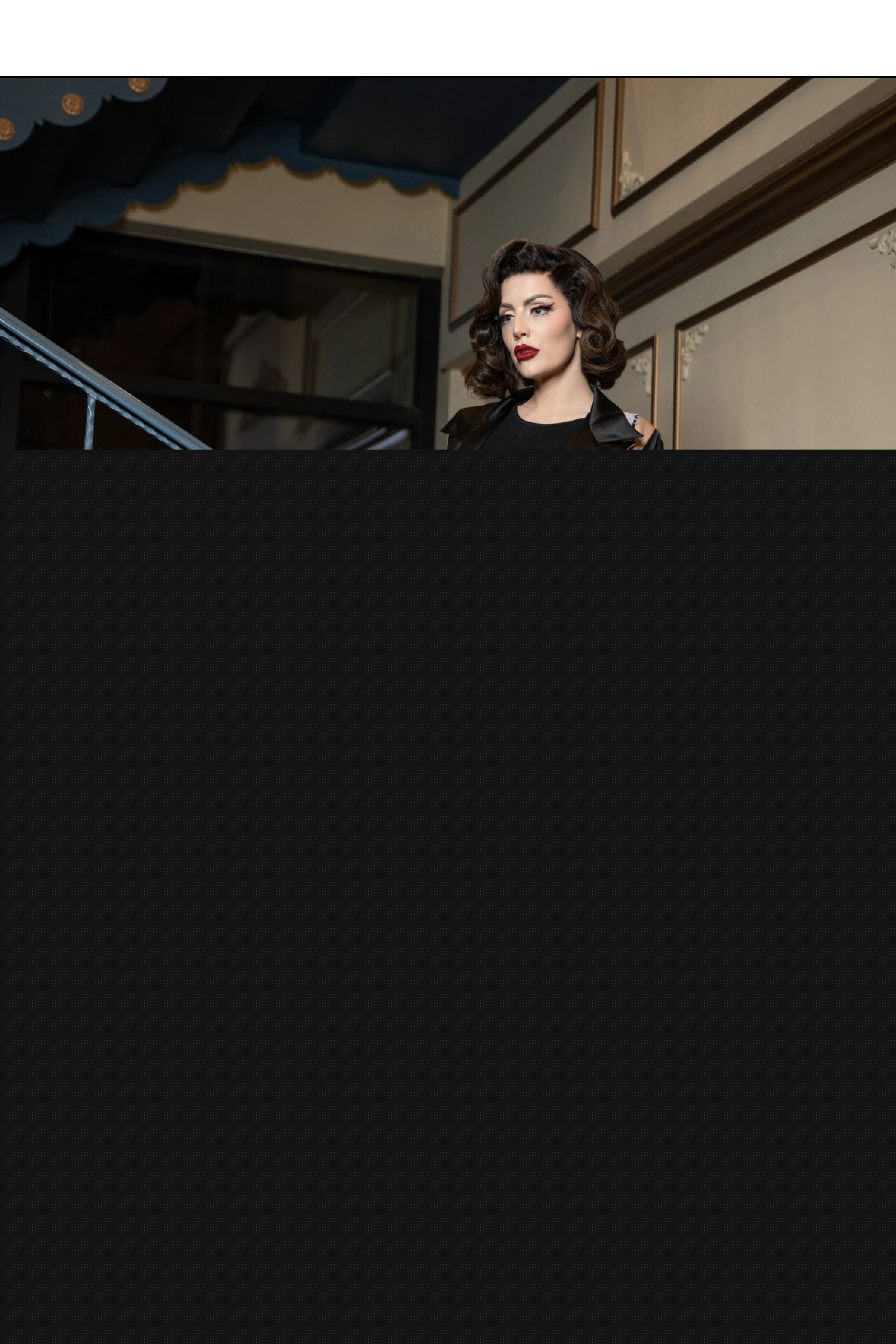 عباية سوداء يومية مع اضافة اللون البرتقالي الراقي 