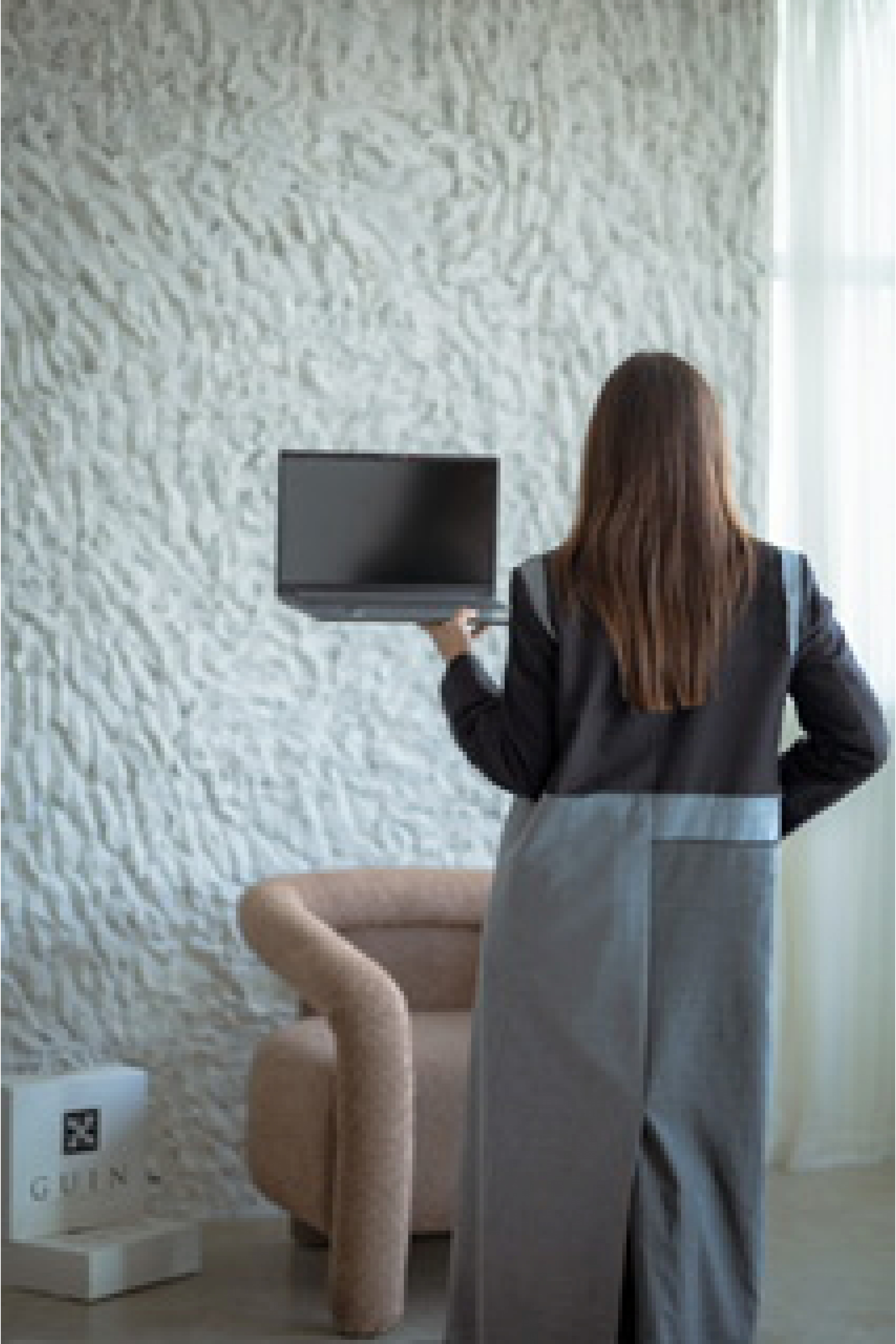 عباية سوداء و رصاصي عملية و راقية 