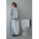 عباية عملية راقية جداً بالأبيض و الرصاصي 