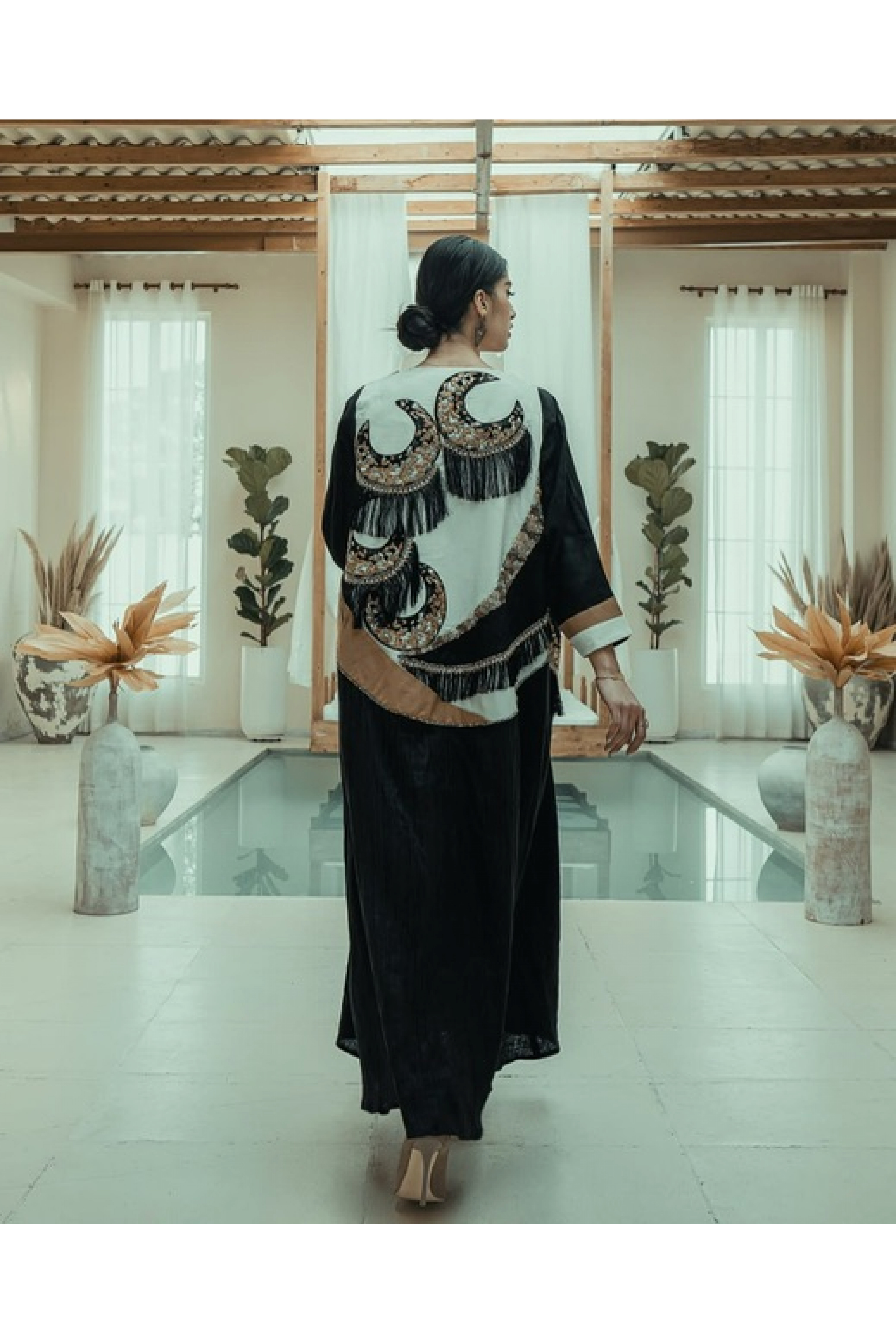 عباية مميزة جداً بالشك 