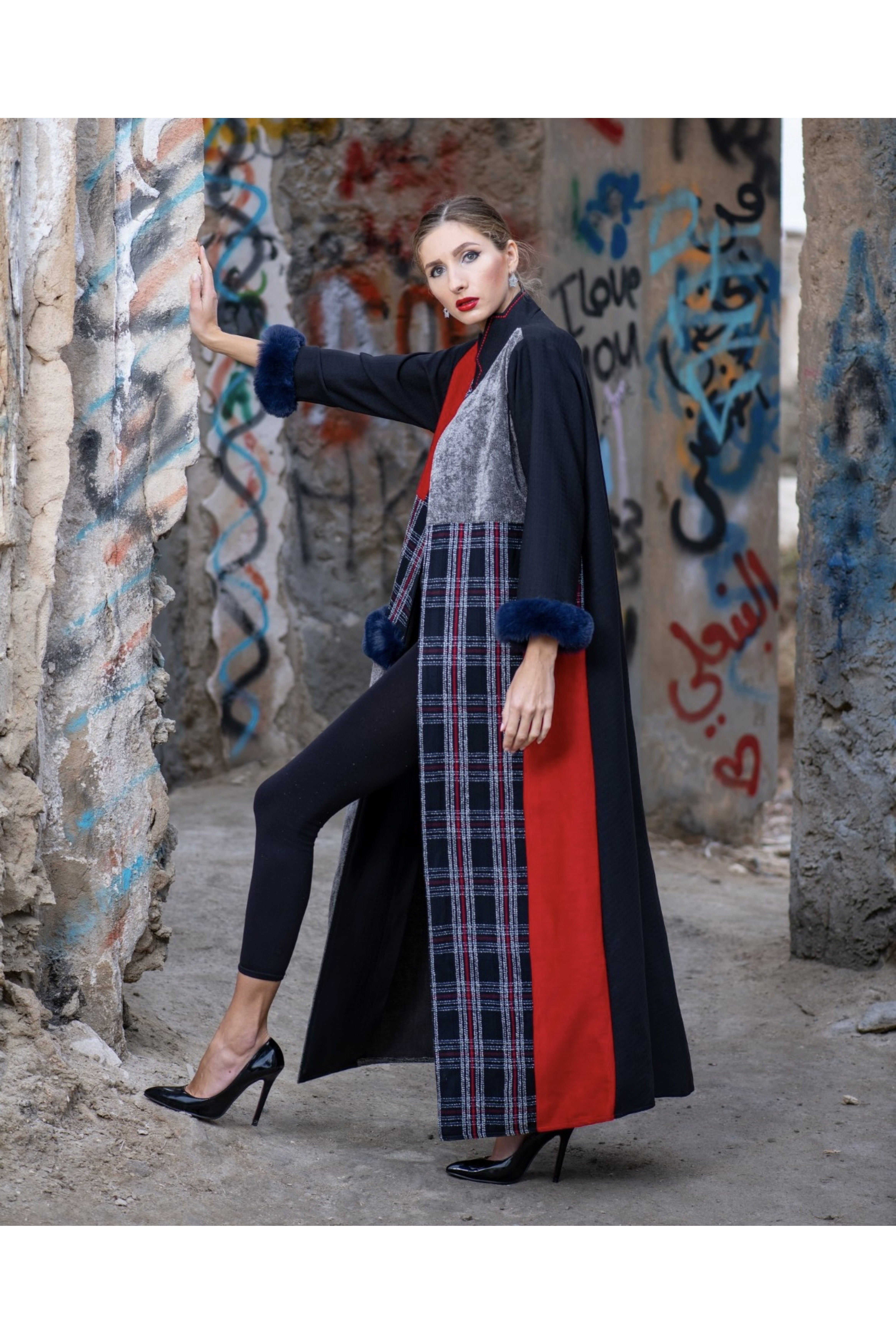 عباية الشتاء الفخمة باللونين الأزرق و الأحمر 