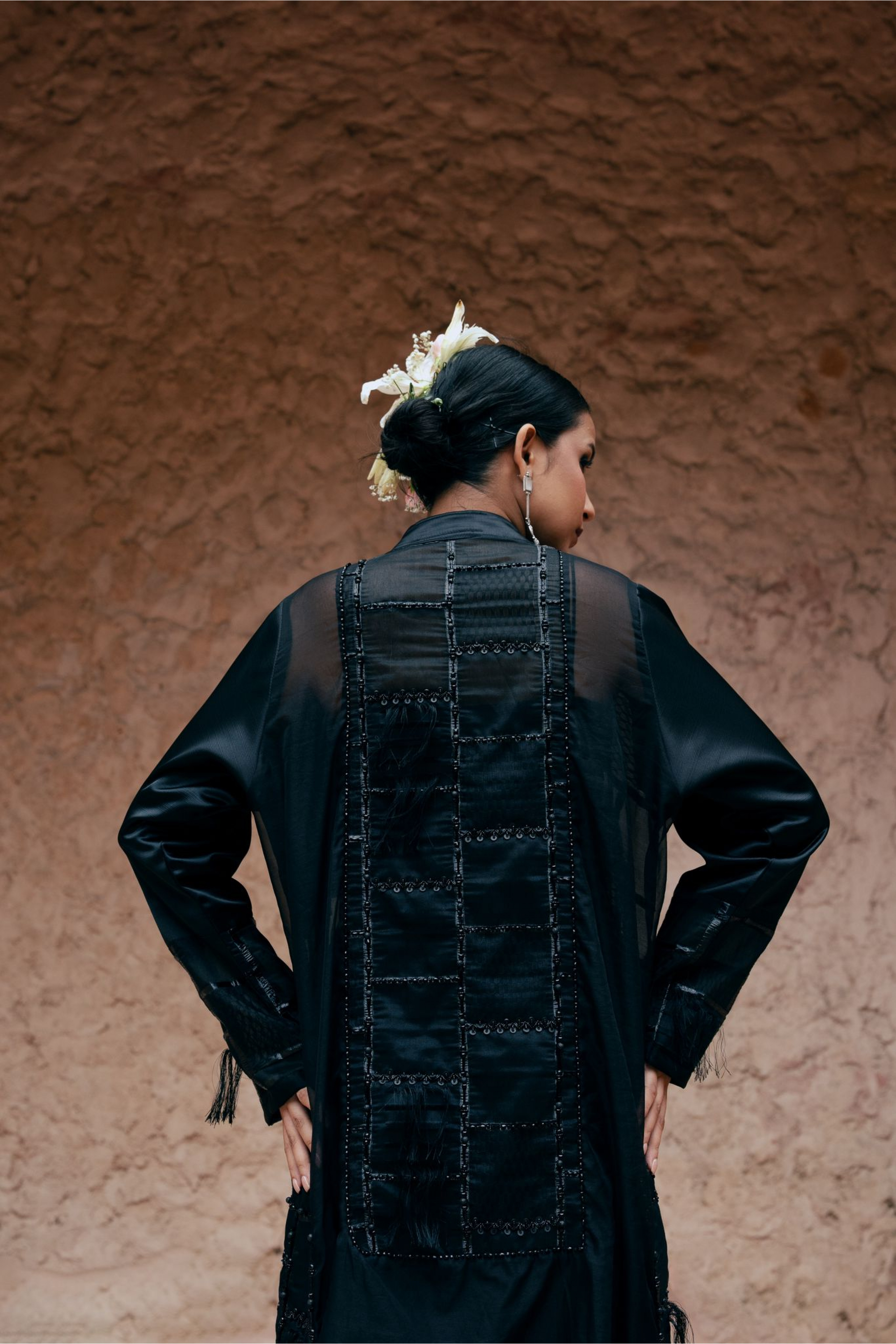 عباية بالشك الأسود 