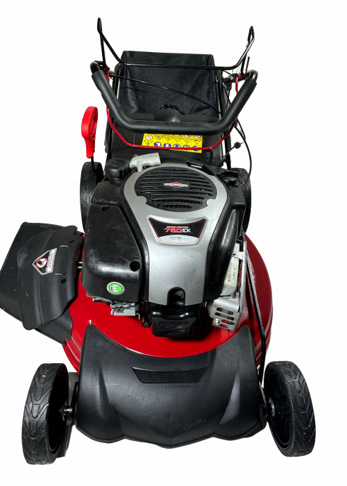 جزازة عشب Briggs & Stratton 750 جزازة عشب Briggs & Stratton 750